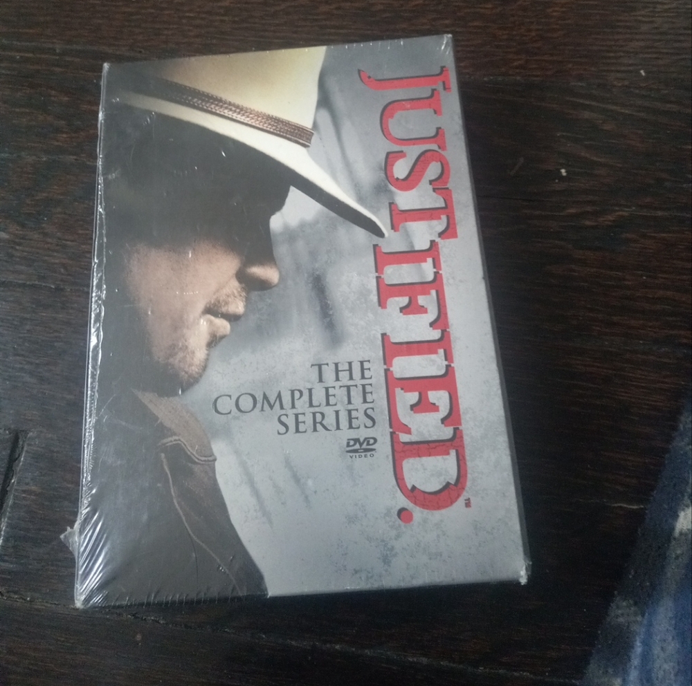 Justified The Complete Series Seasons 1-6 ( DVD Box Set ) Brand New & Sealed!